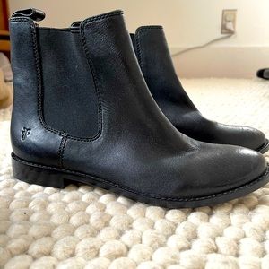 Frye Chelsea boot